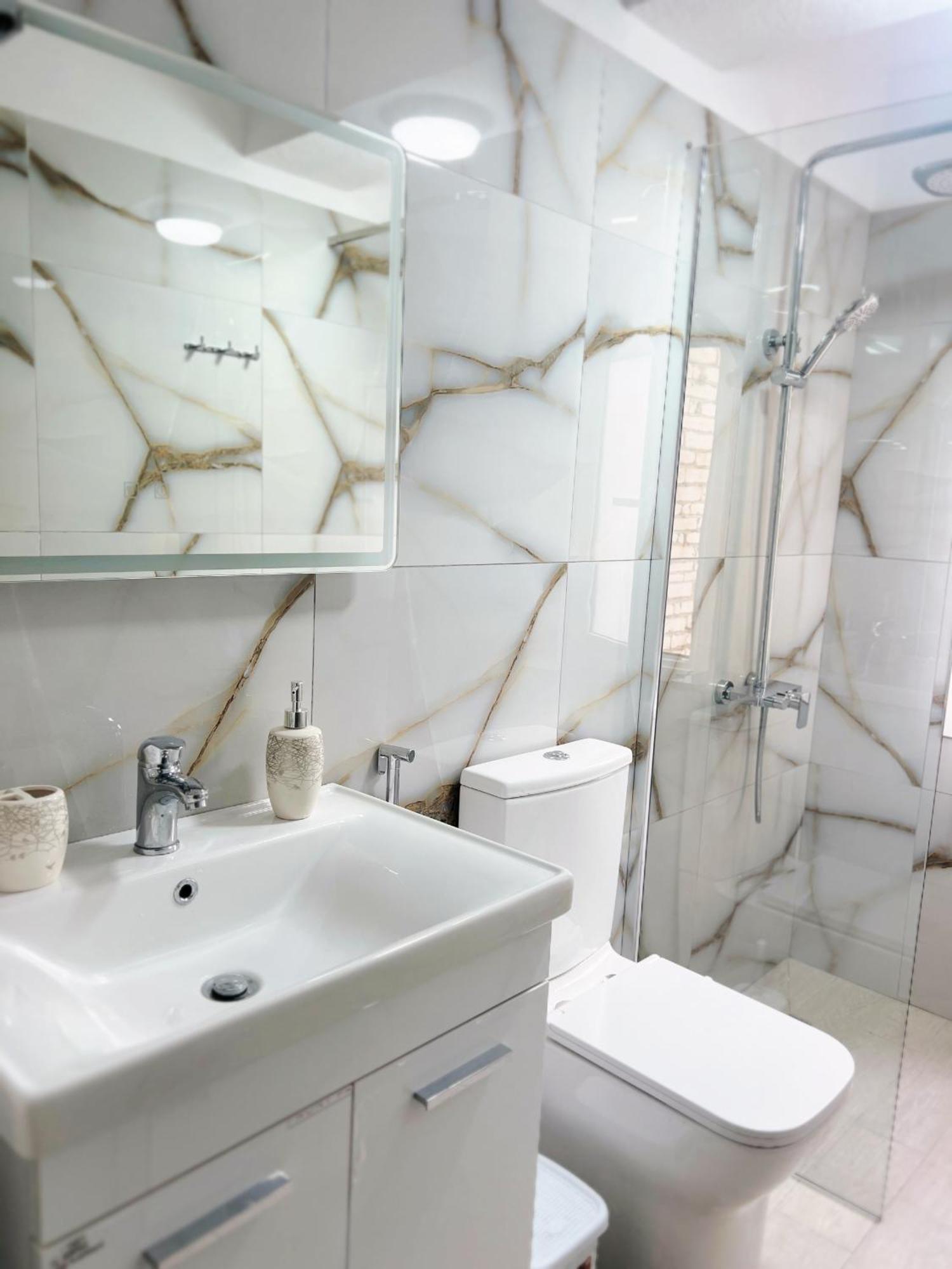 Joyful Apartment Tirana Buitenkant foto